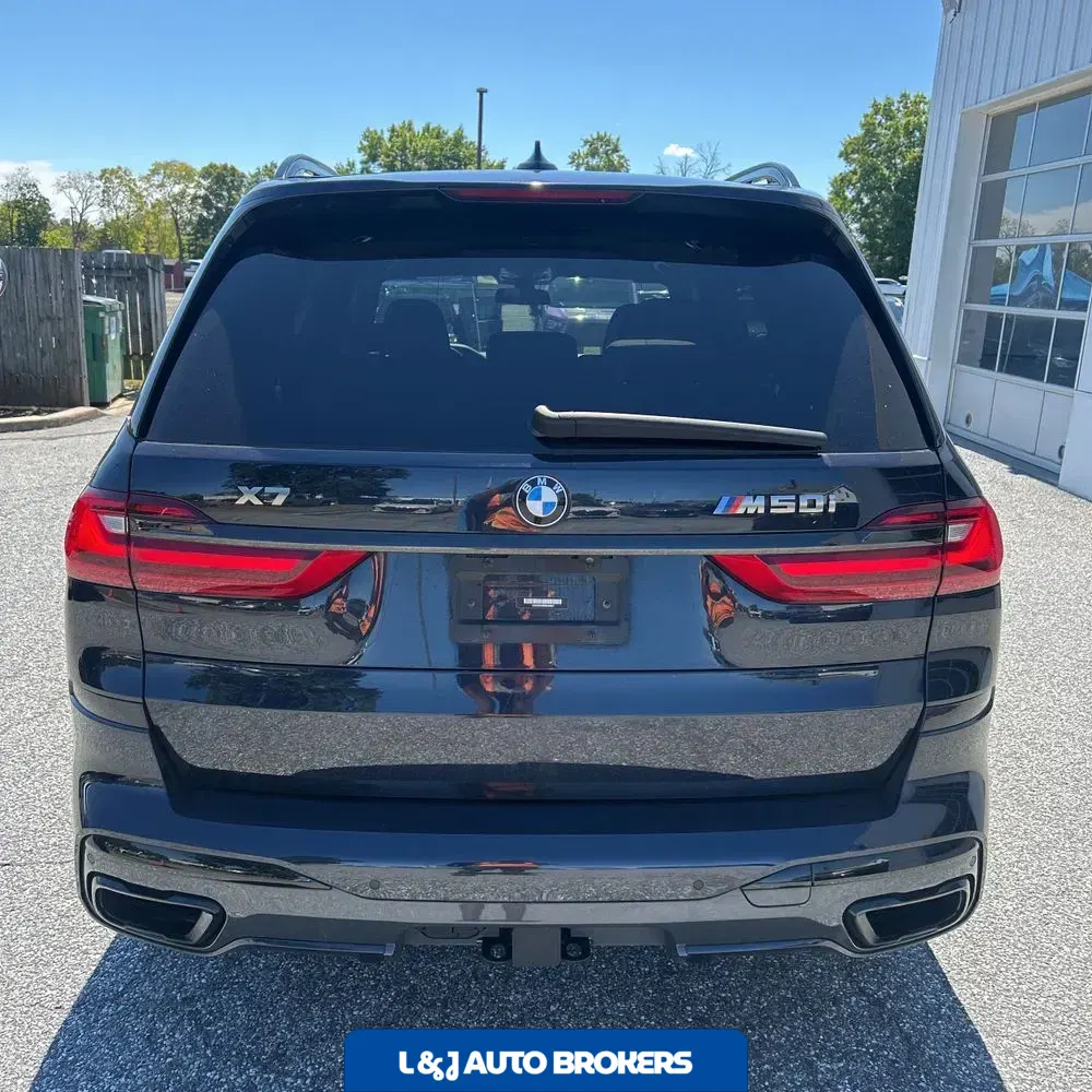 2022 BMW X7 M50i