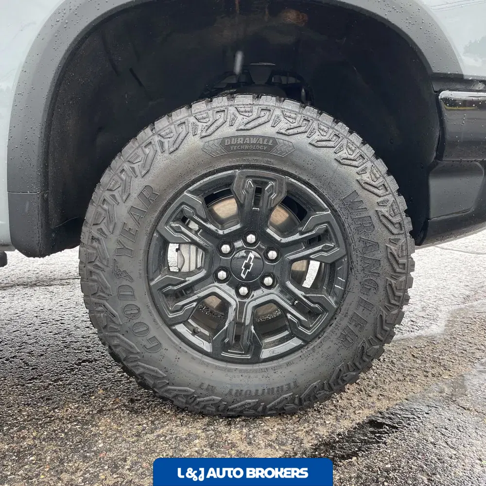 2025 Chevrolet Silverado 1500 ZR2