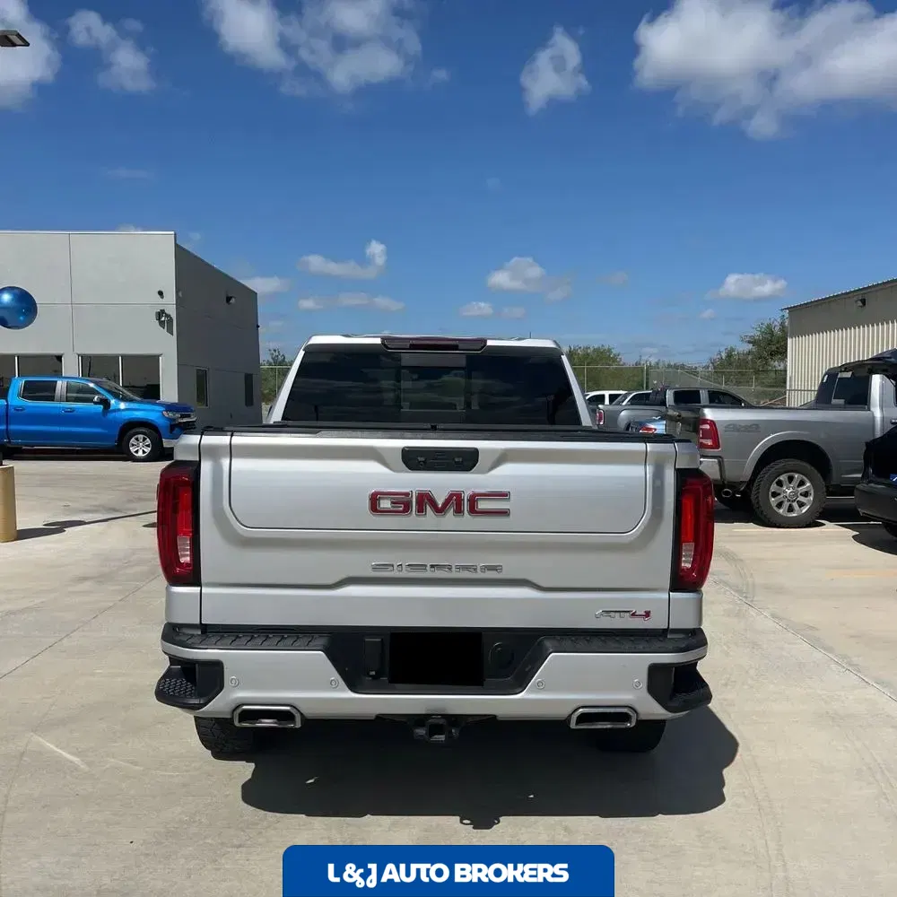 2022 GMC Sierra 1500 AT4