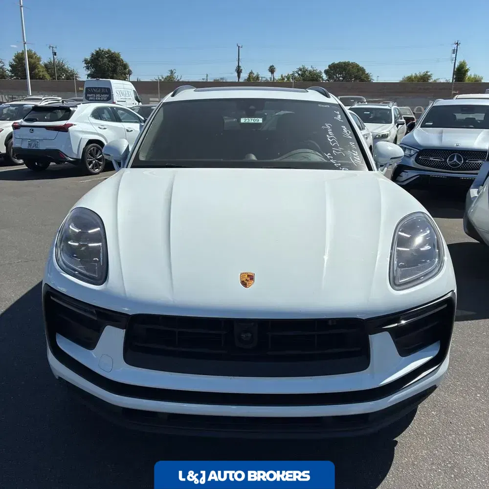 2024 Porsche Macan Base