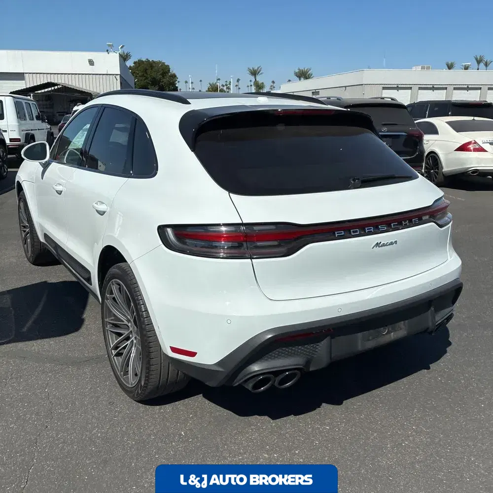 2024 Porsche Macan Base