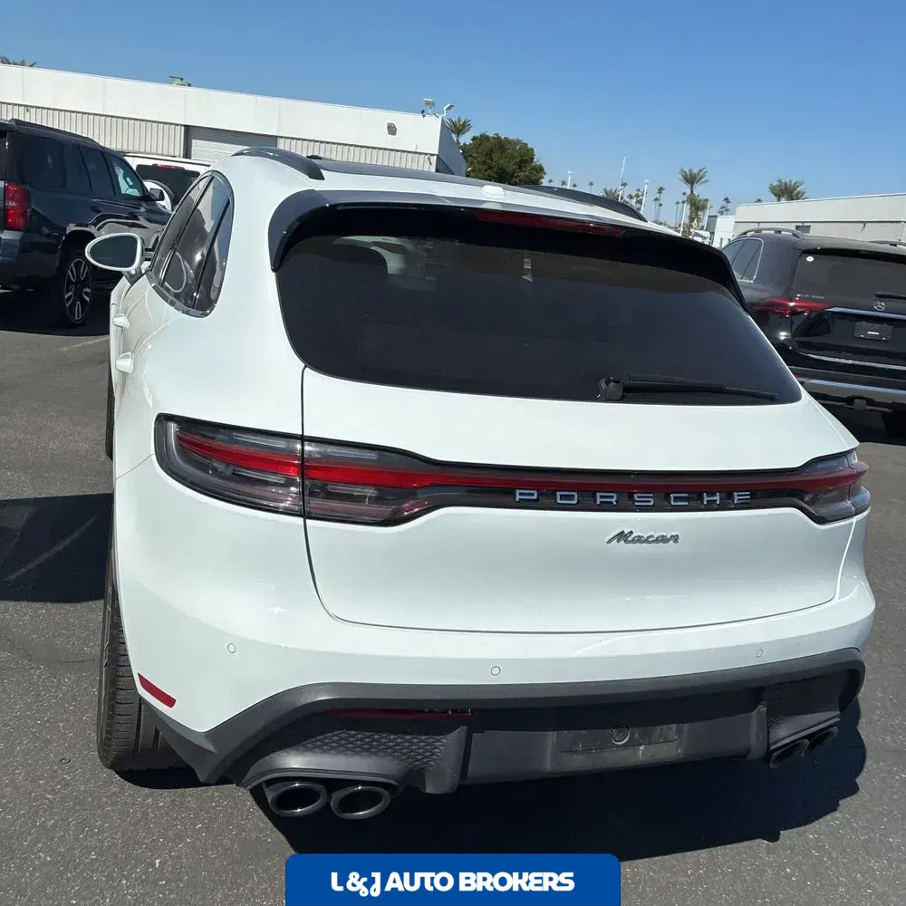 2024 Porsche Macan Base