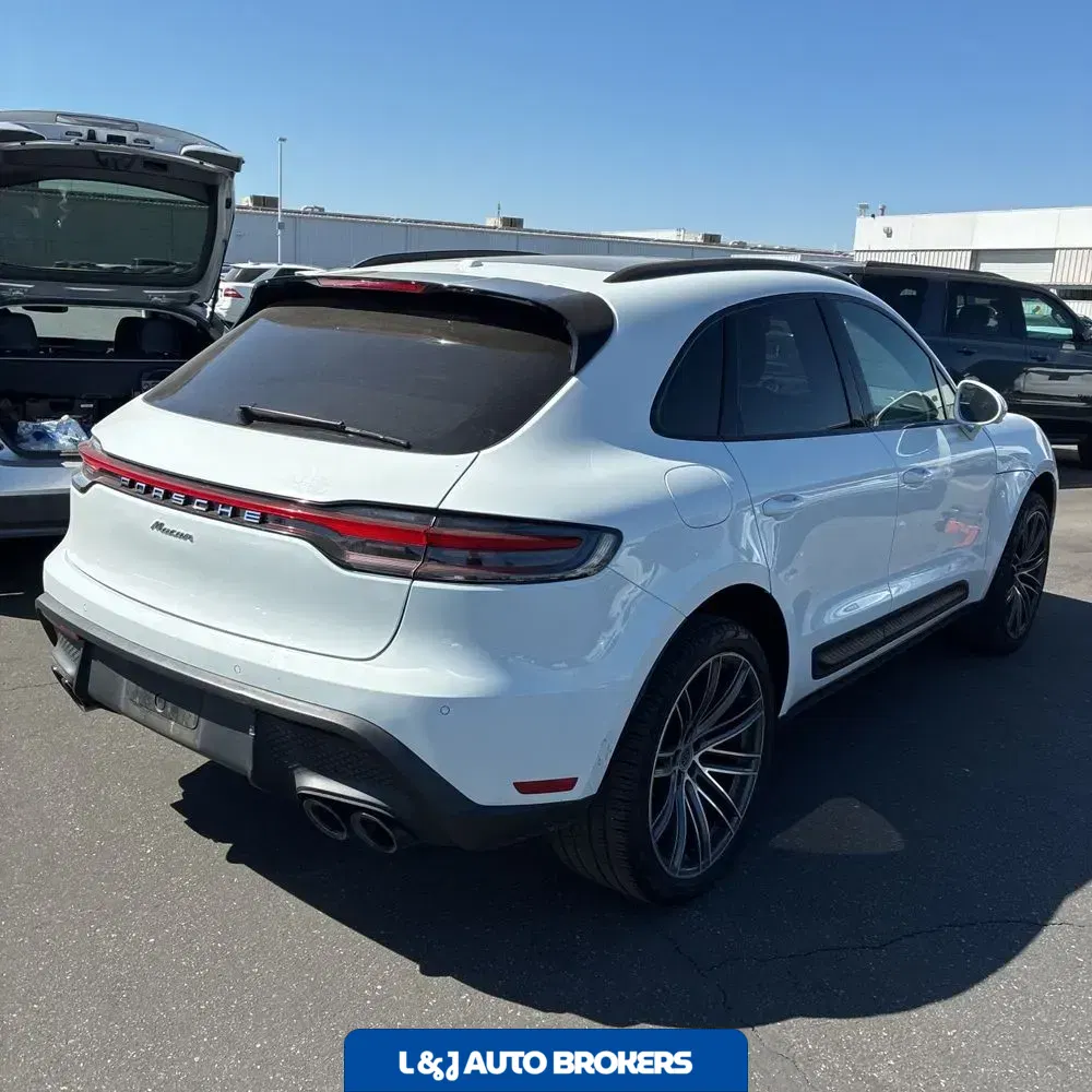 2024 Porsche Macan Base