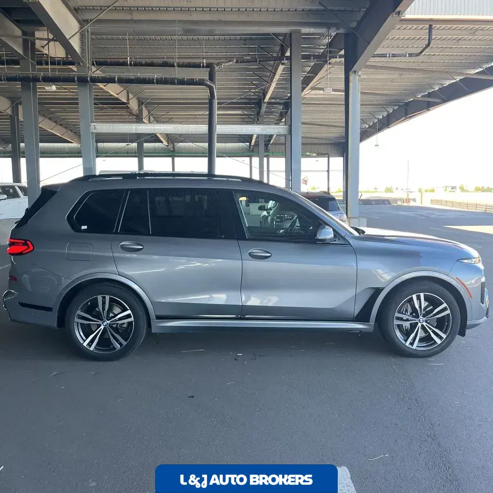 2025 BMW X7 XDrive40i