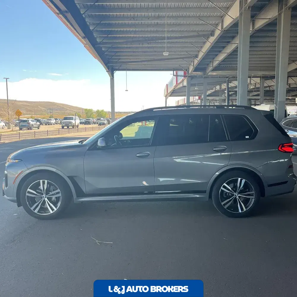2025 BMW X7 XDrive40i