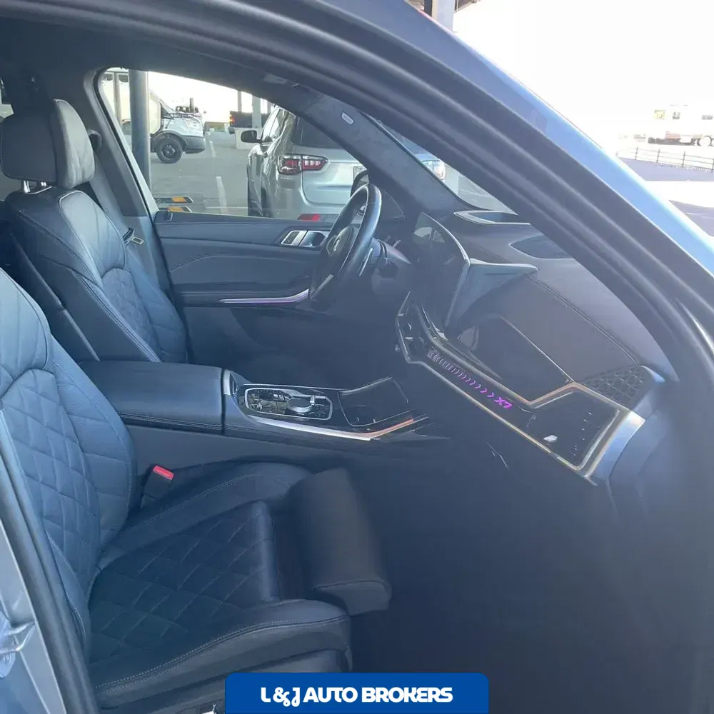 2025 BMW X7 XDrive40i