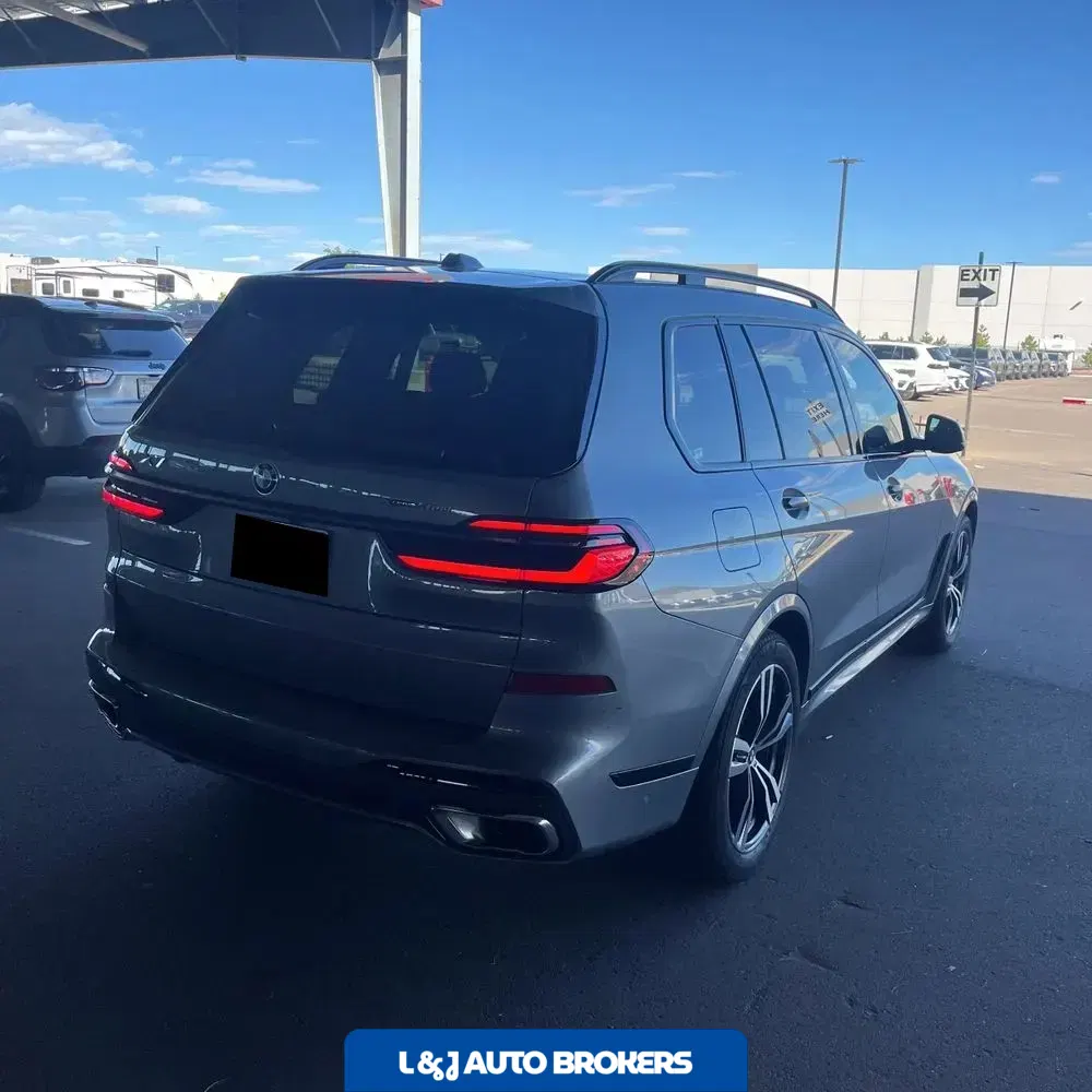 2025 BMW X7 XDrive40i