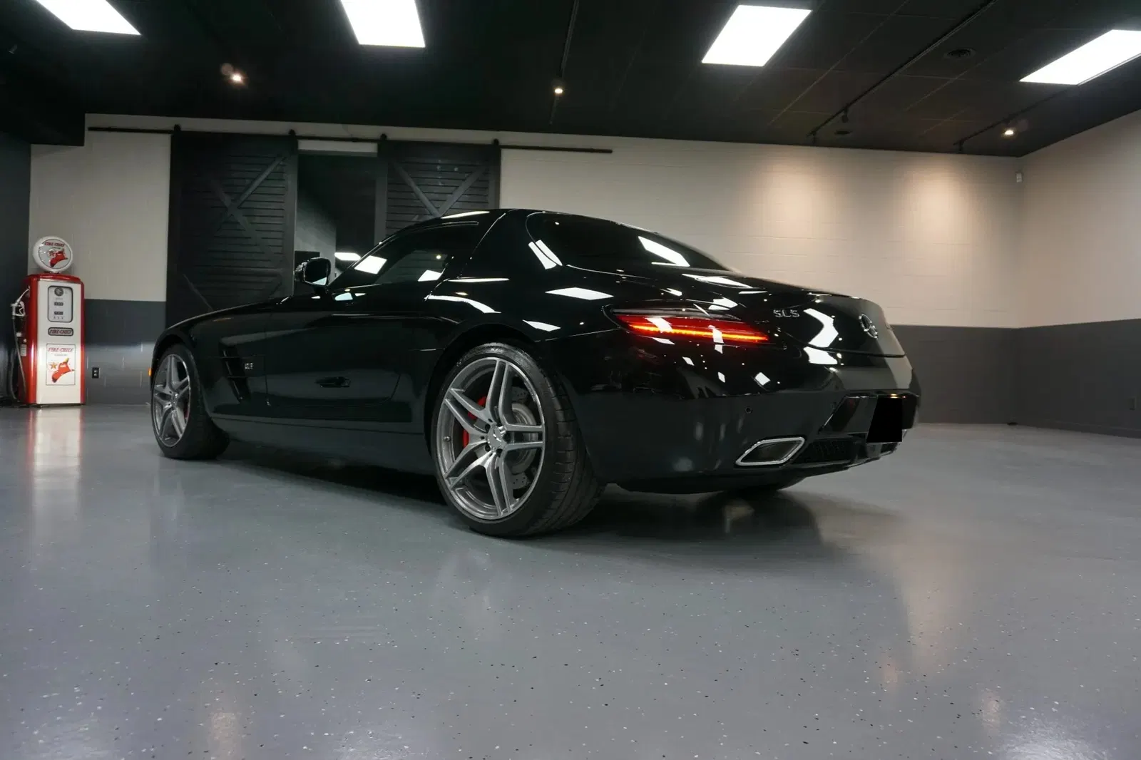 1,700-Mile 2013 Mercedes-Benz SLS AMG GT