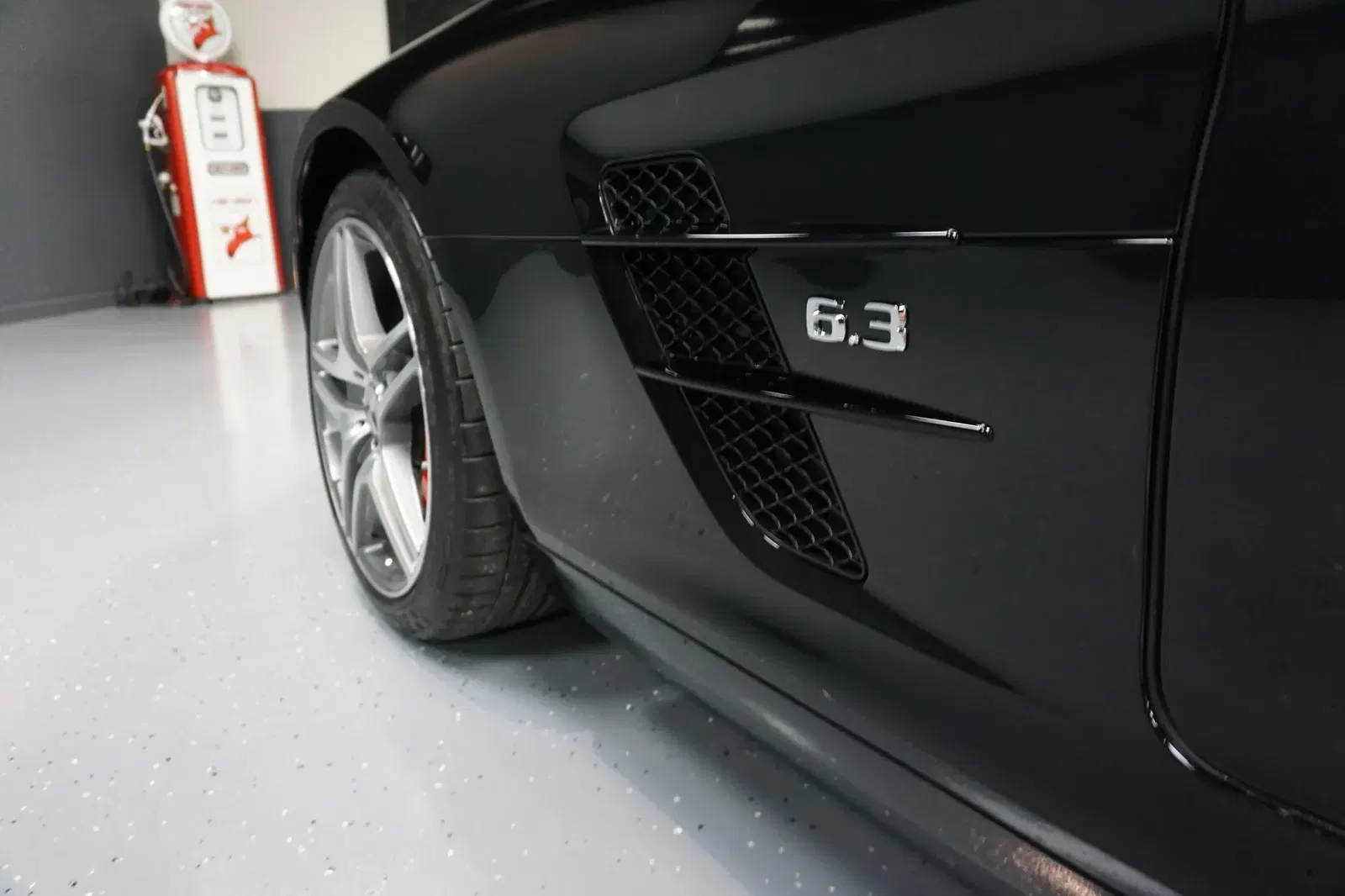 1,700-Mile 2013 Mercedes-Benz SLS AMG GT