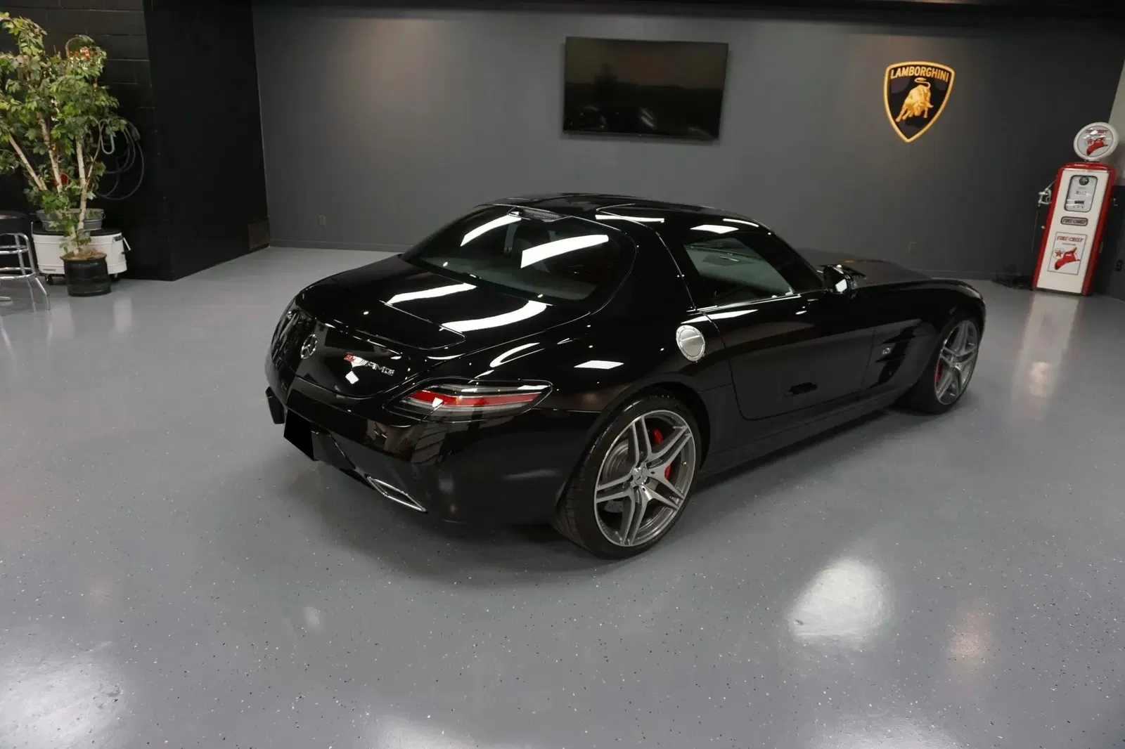 1,700-Mile 2013 Mercedes-Benz SLS AMG GT