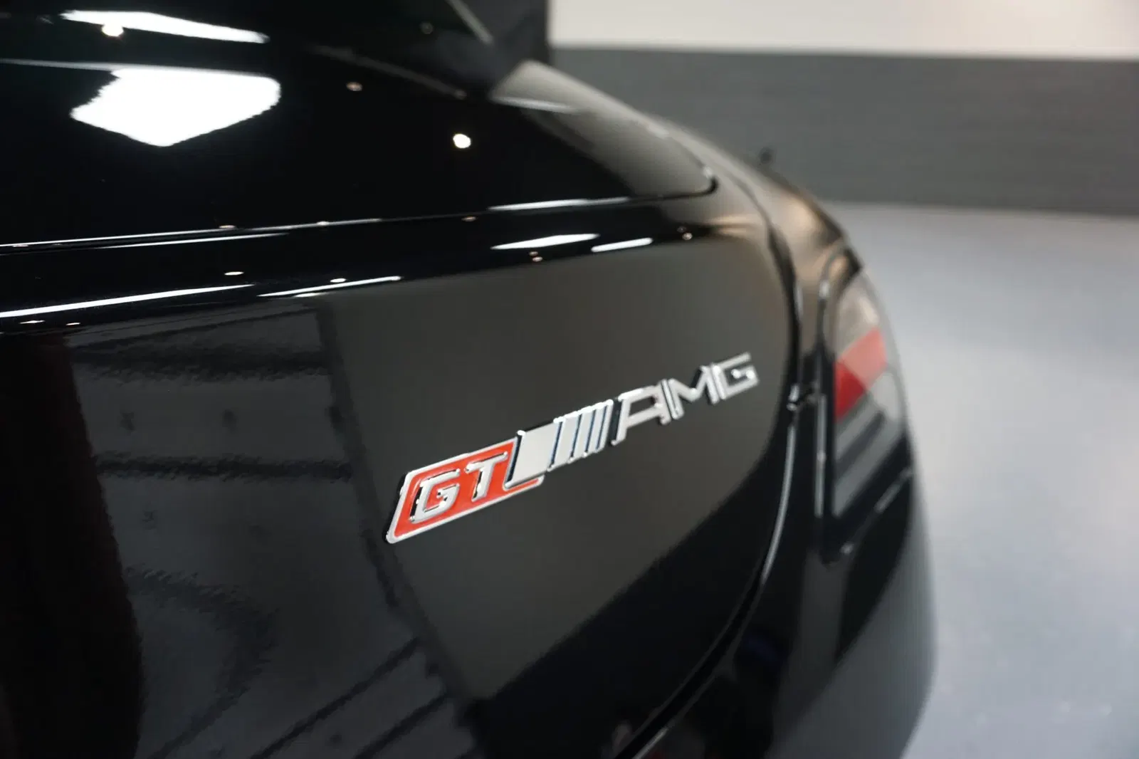 1,700-Mile 2013 Mercedes-Benz SLS AMG GT
