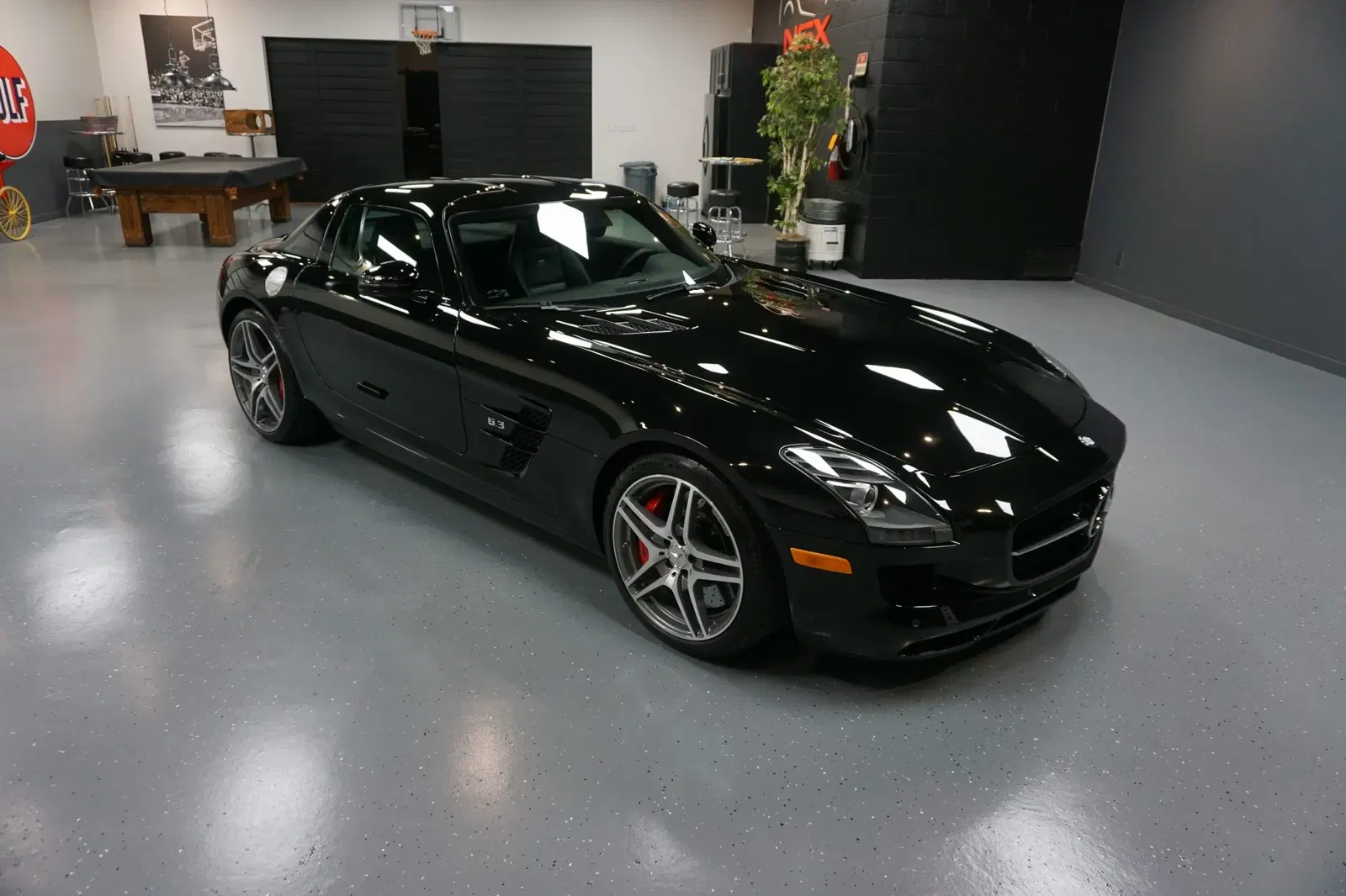 1,700-Mile 2013 Mercedes-Benz SLS AMG GT