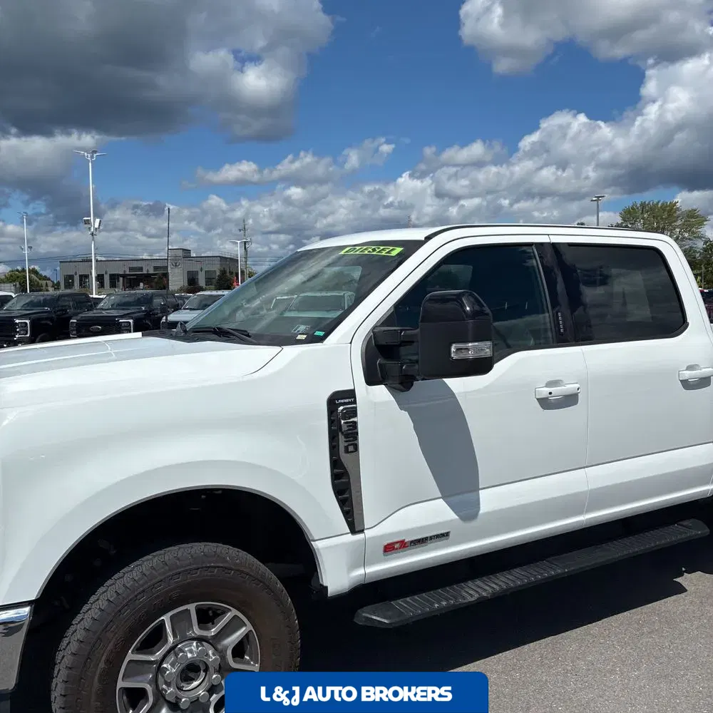 2024 Ford F350 S/D Lariat