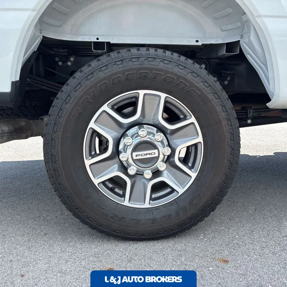 2024 Ford F350 S/D Lariat