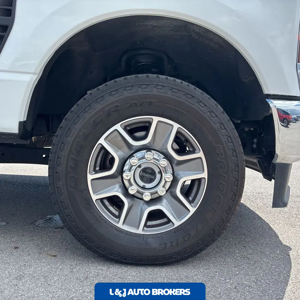 2024 Ford F350 S/D Lariat
