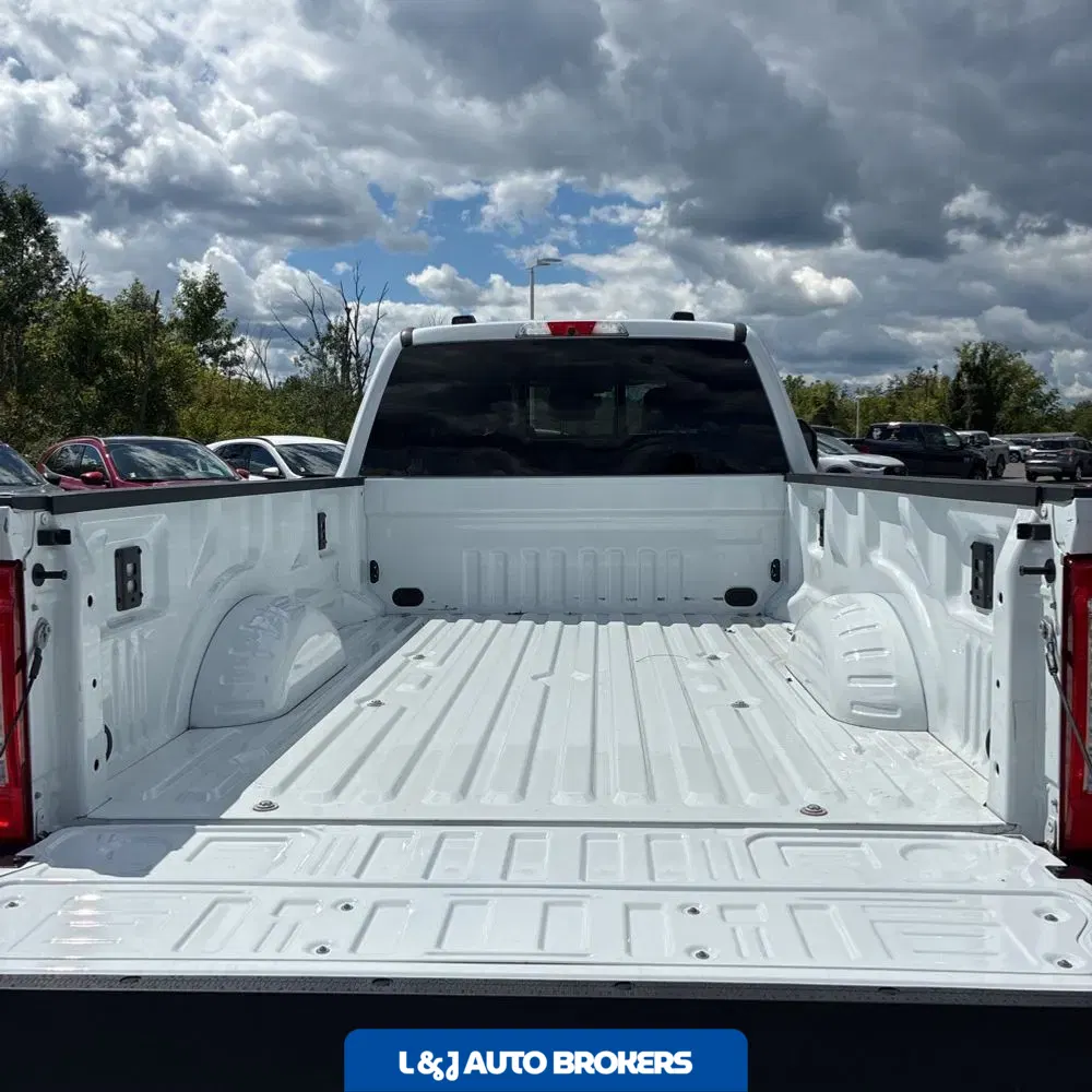2024 Ford F350 S/D Lariat