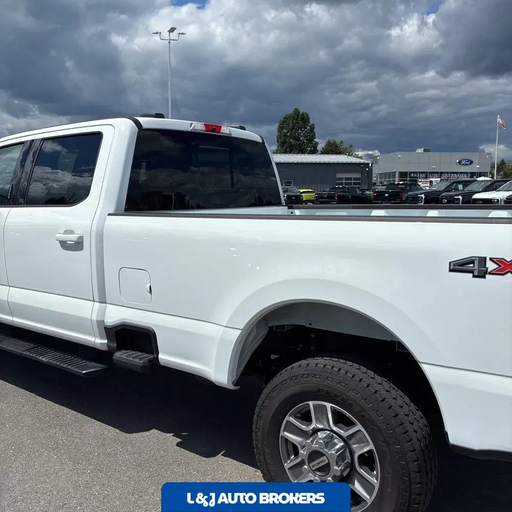2024 Ford F350 S/D Lariat