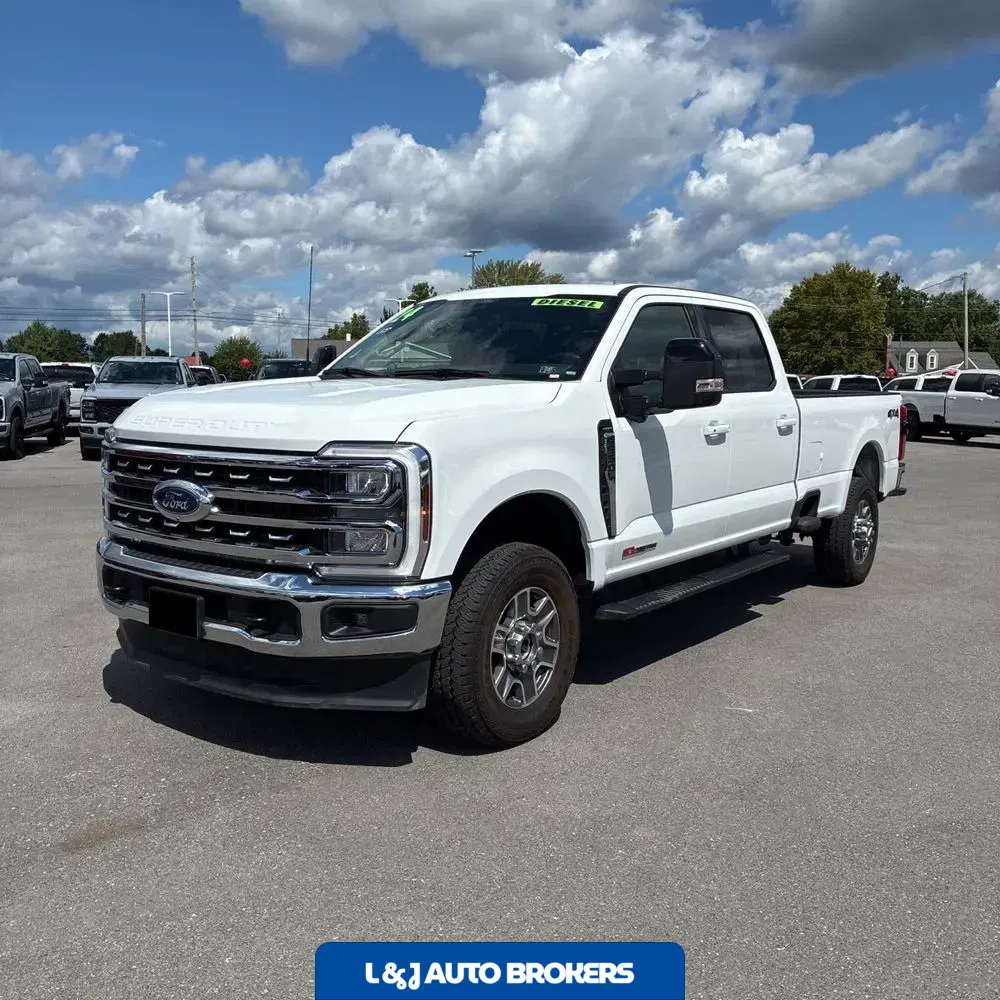 2024 Ford F350 S/D Lariat