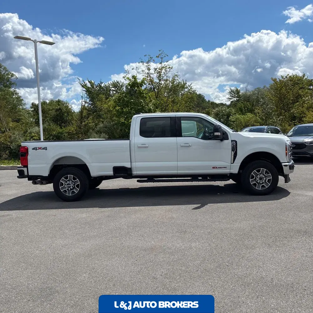 2024 Ford F350 S/D Lariat