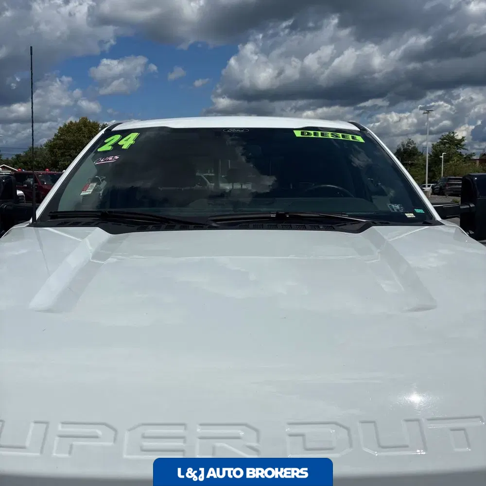 2024 Ford F350 S/D Lariat