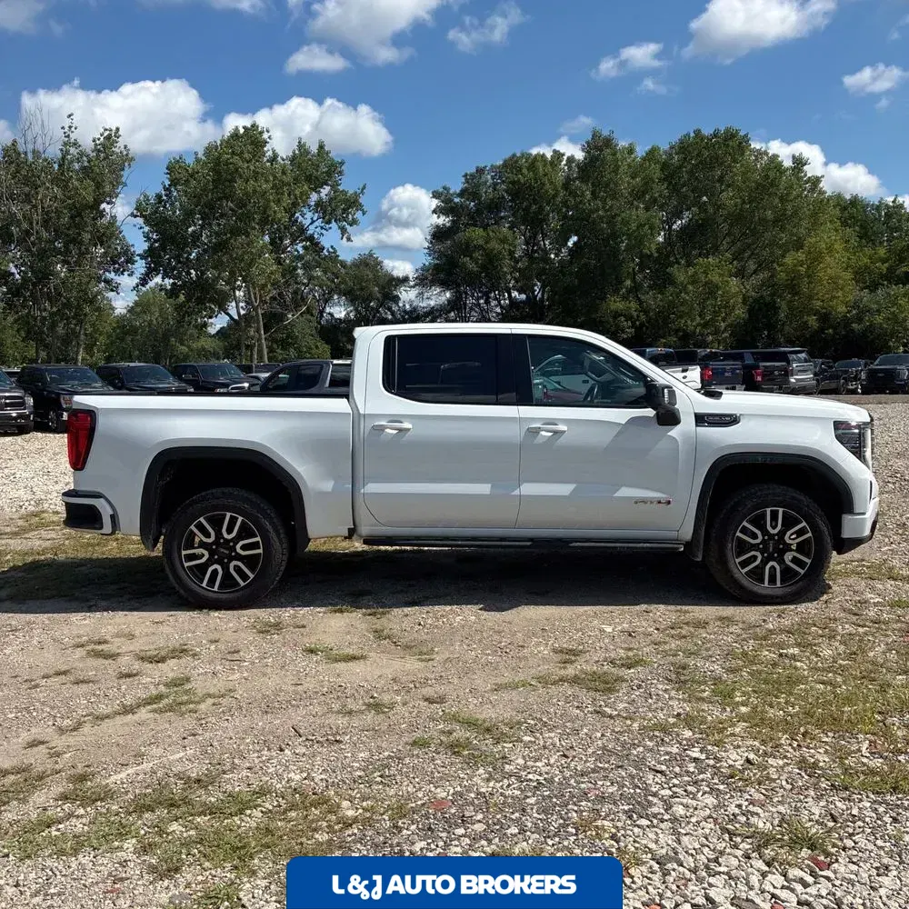 2023 GMC Sierra 1500 AT4