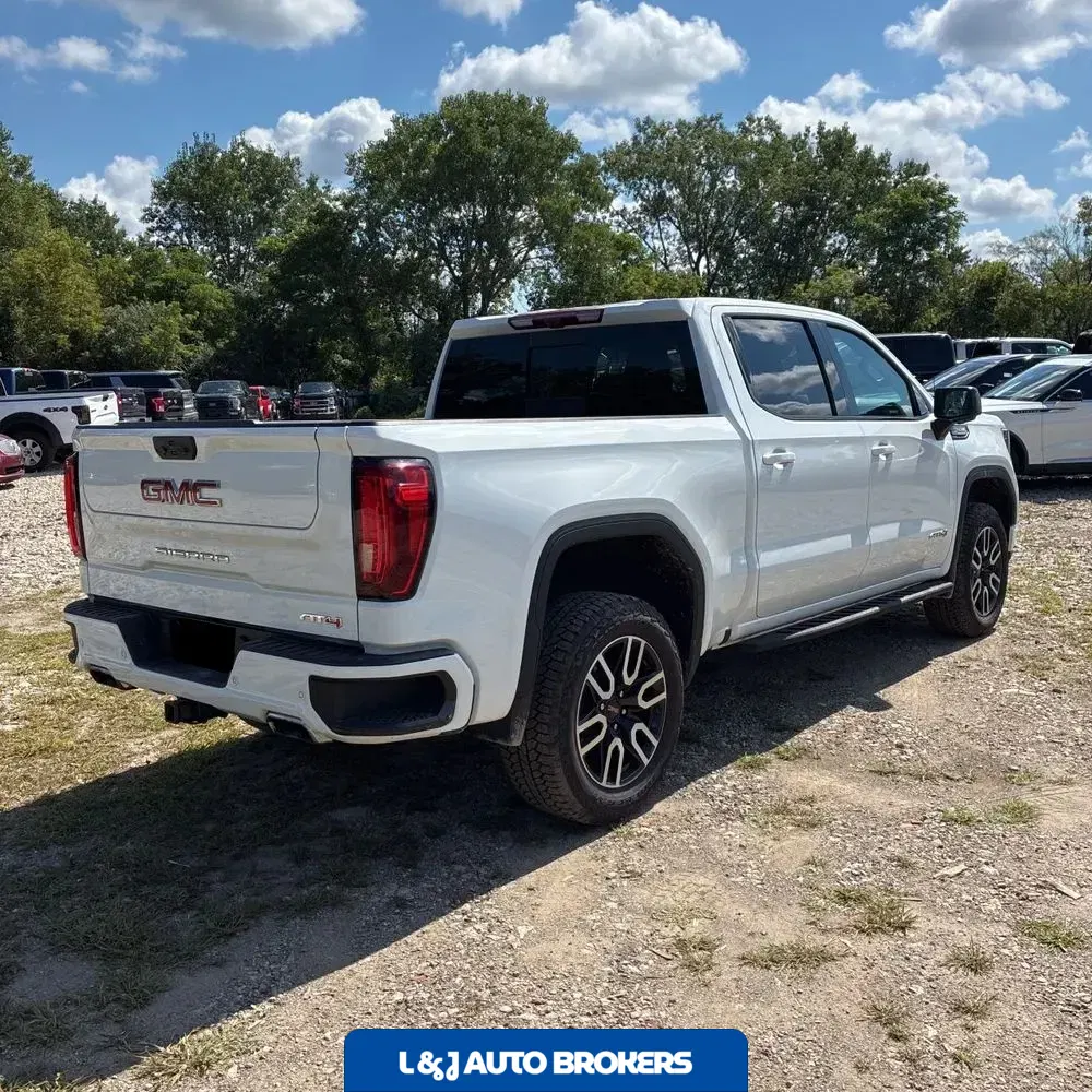 2023 GMC Sierra 1500 AT4