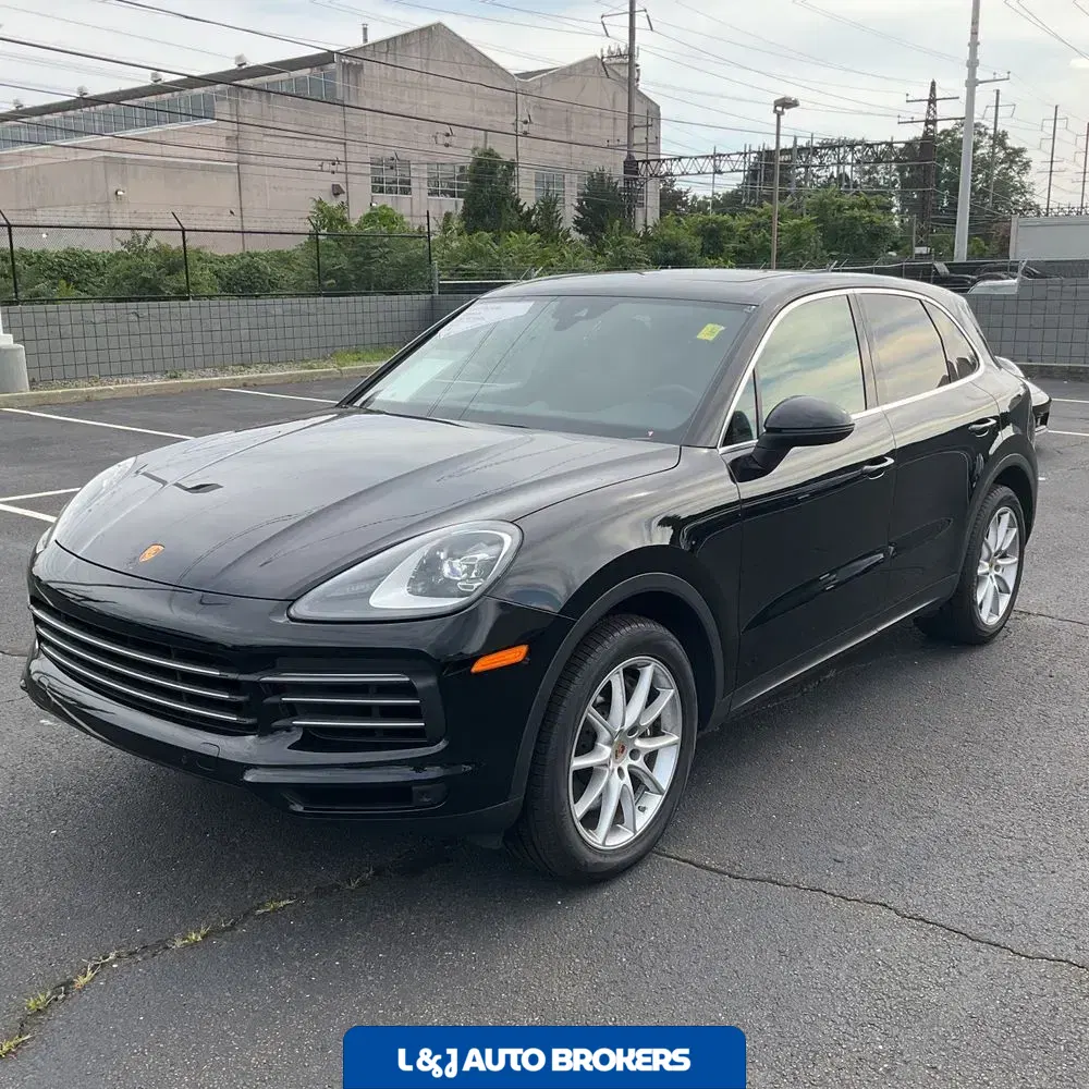 2023 Porsche Cayenne Base