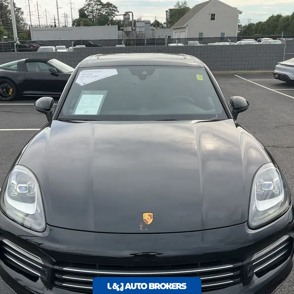 2023 Porsche Cayenne Base