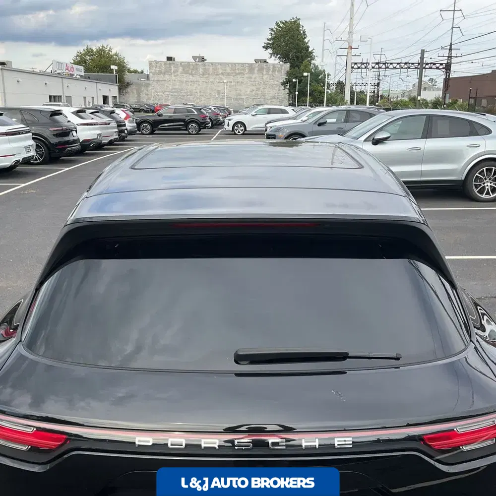 2023 Porsche Cayenne Base