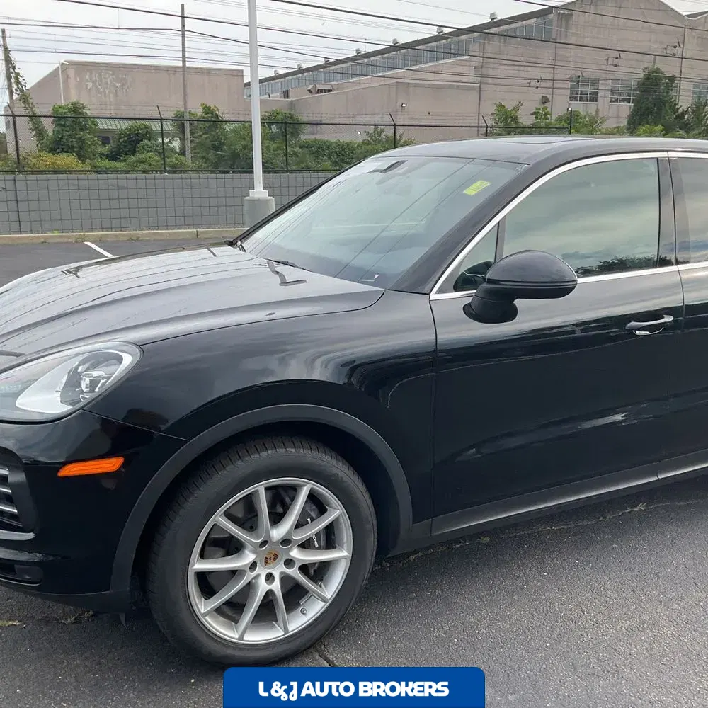 2023 Porsche Cayenne Base