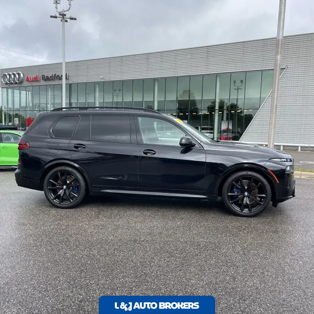 2024 BMW X7 M60i