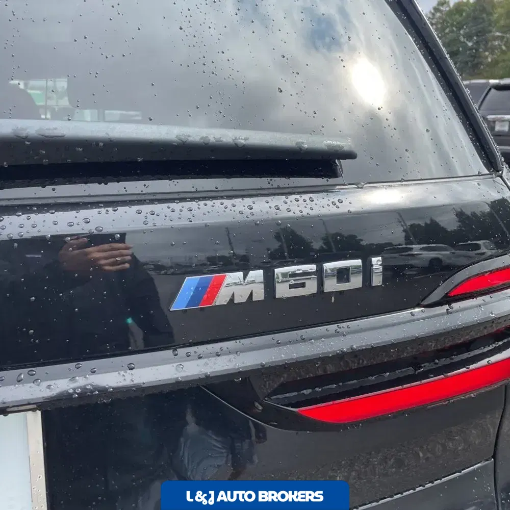 2024 BMW X7 M60i