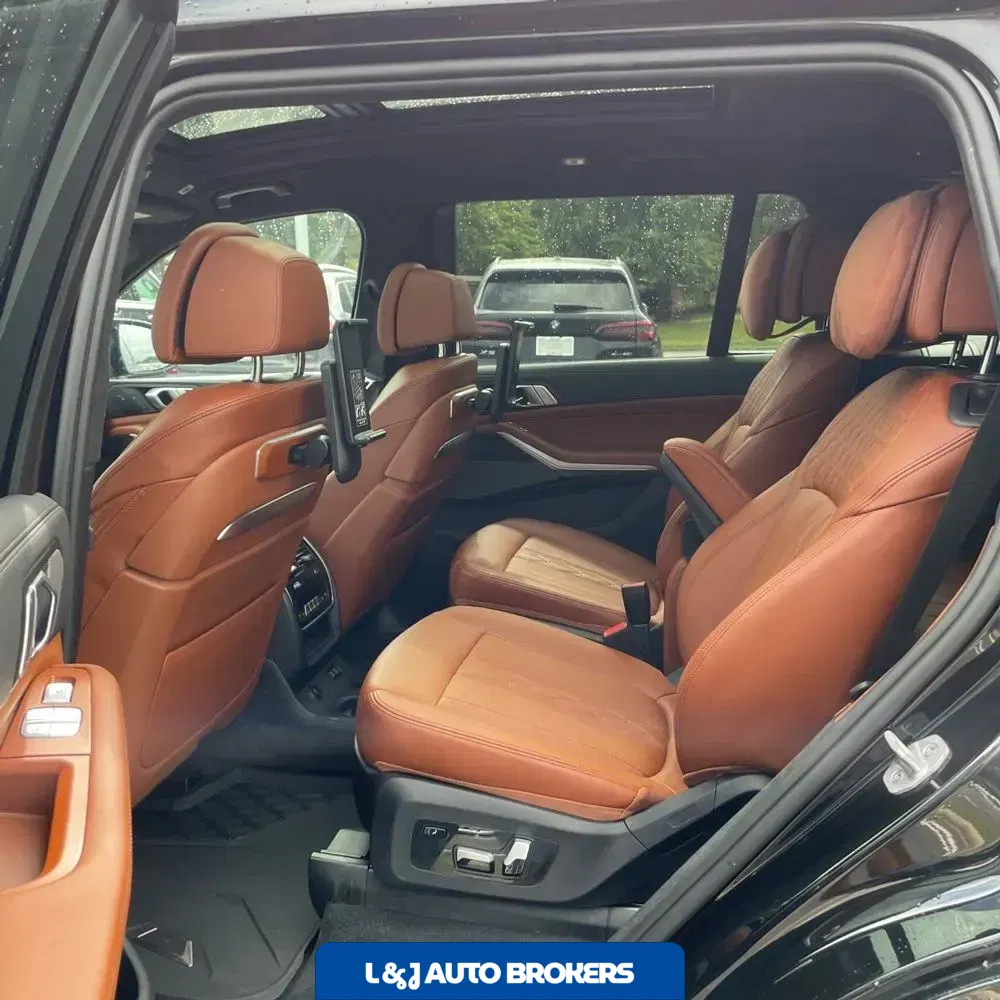 2024 BMW X7 M60i