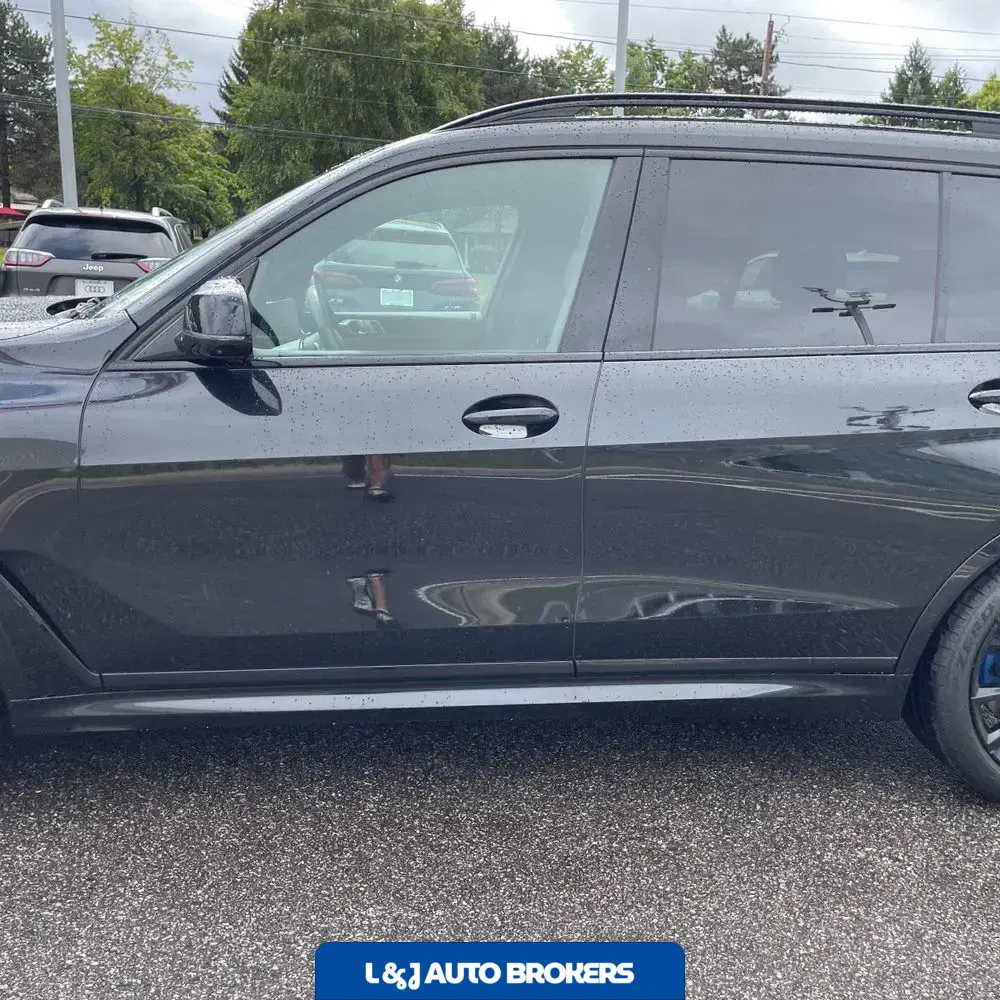 2024 BMW X7 M60i