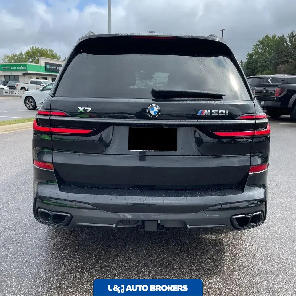 2024 BMW X7 M60i