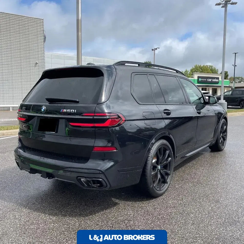 2024 BMW X7 M60i