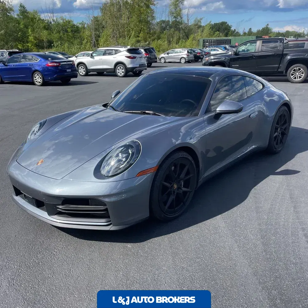 2025 Porsche 911 Carrera