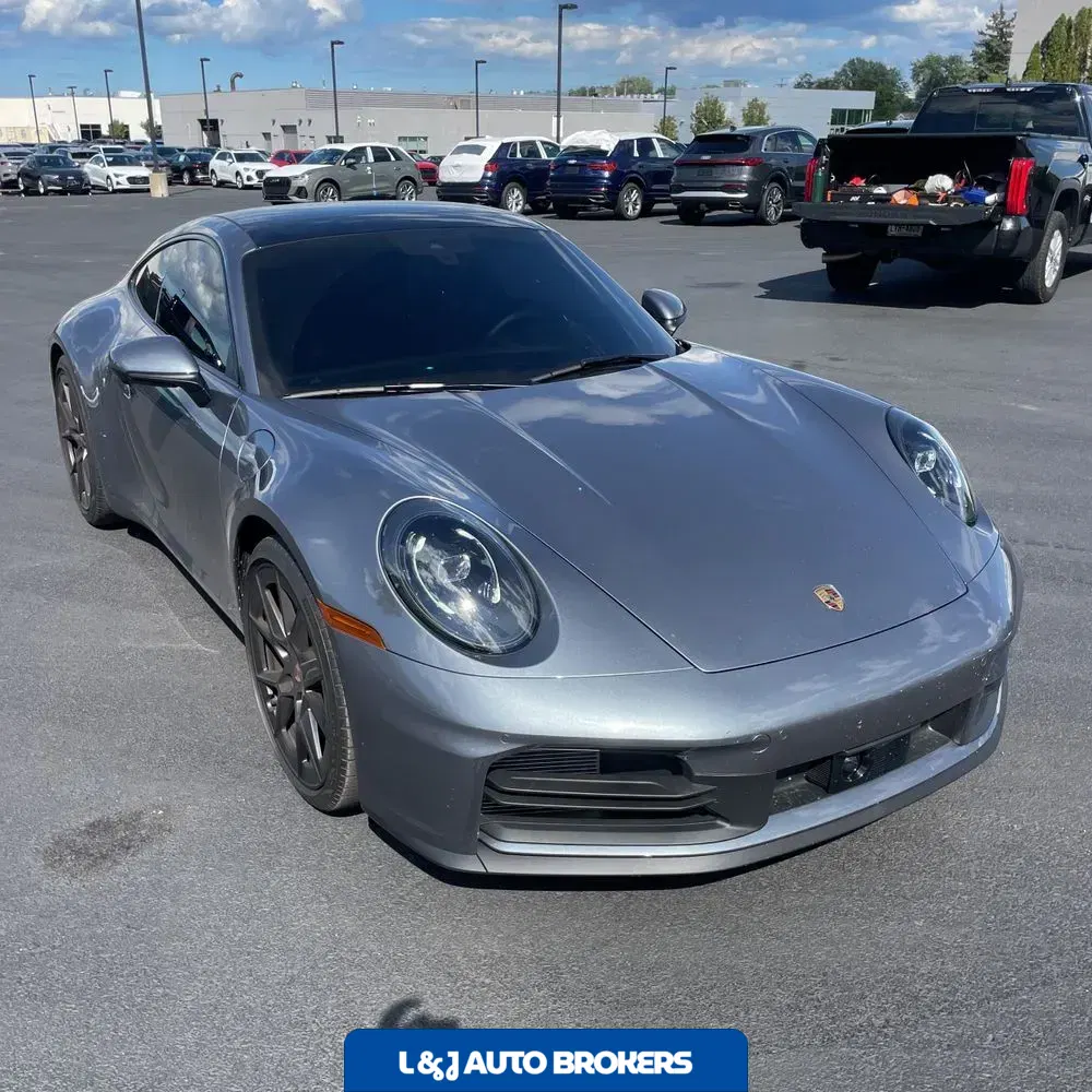 2025 Porsche 911 Carrera