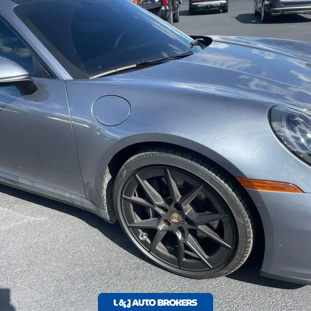 2025 Porsche 911 Carrera