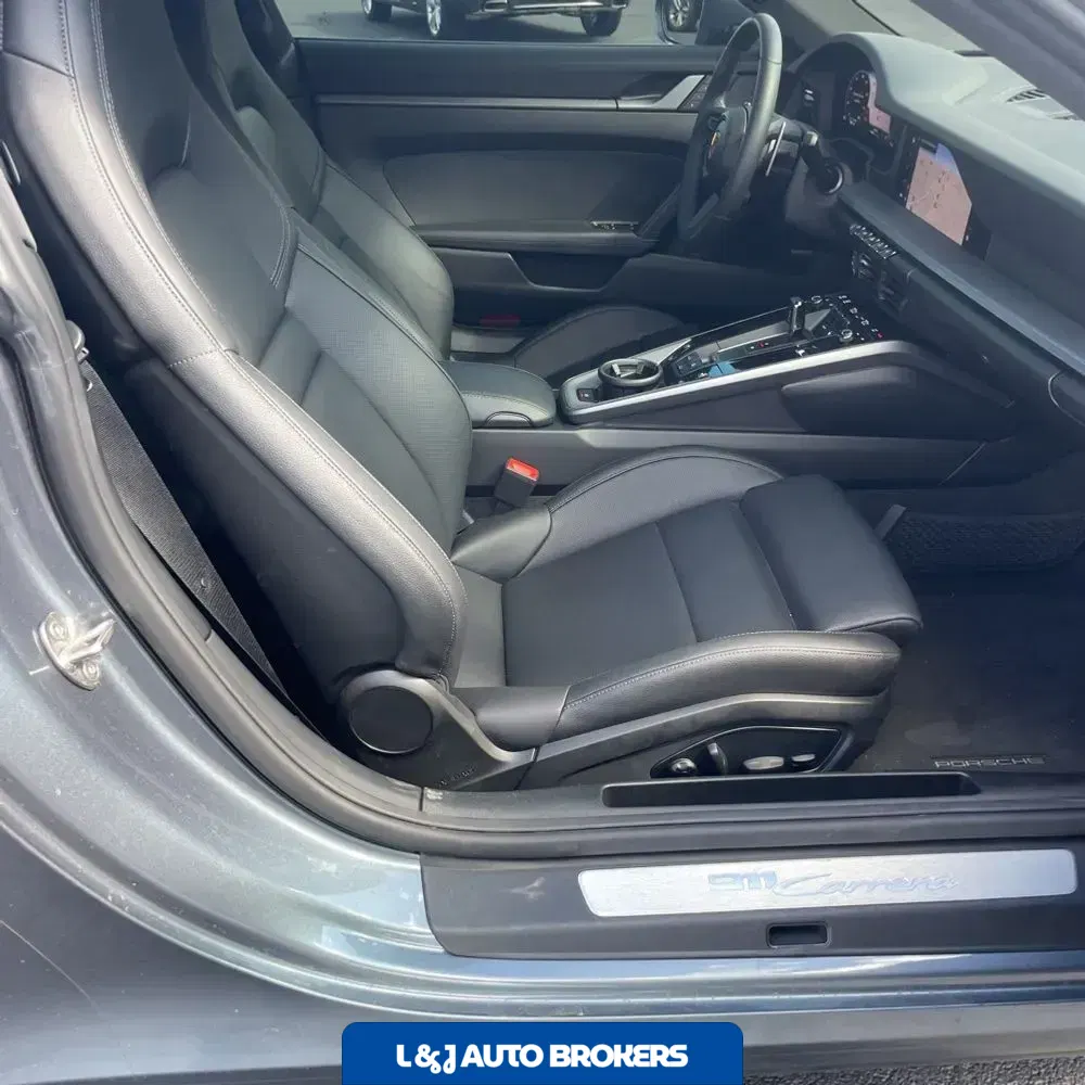 2025 Porsche 911 Carrera