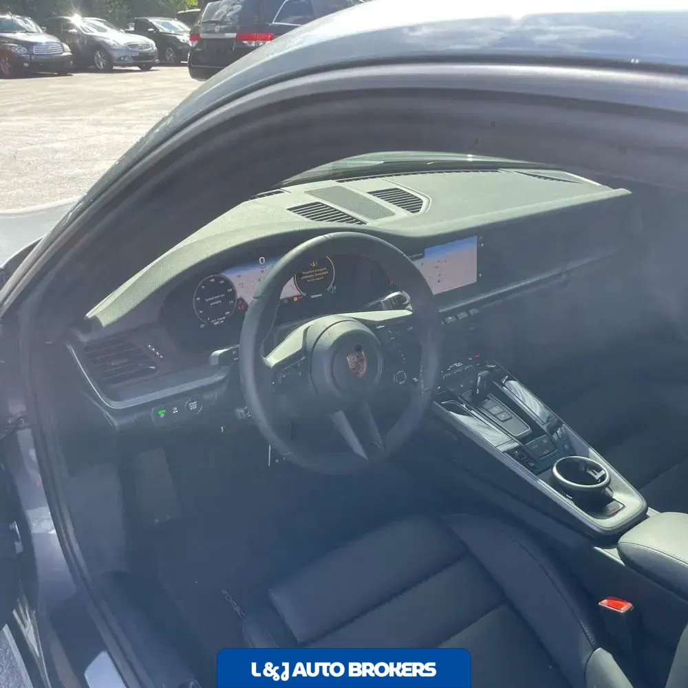2025 Porsche 911 Carrera
