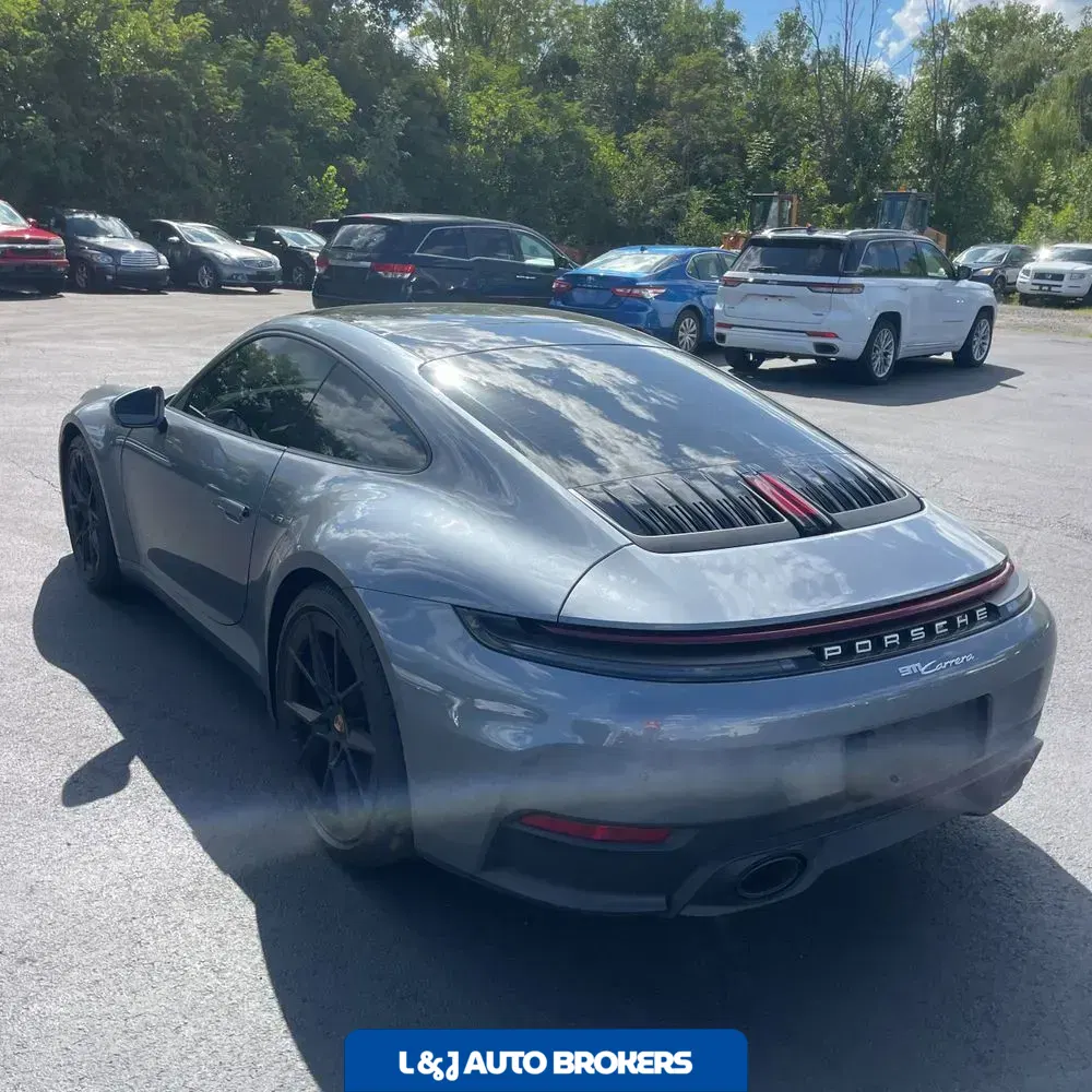 2025 Porsche 911 Carrera