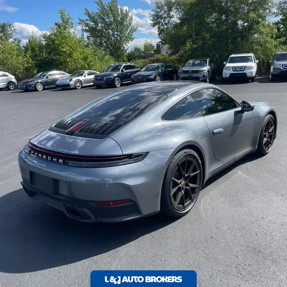 2025 Porsche 911 Carrera