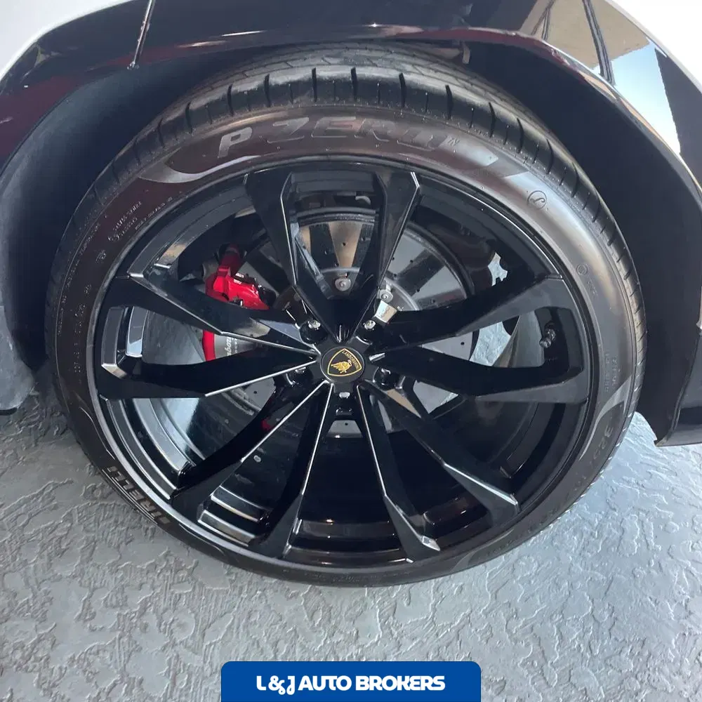 2022 Lamborghini Urus Base