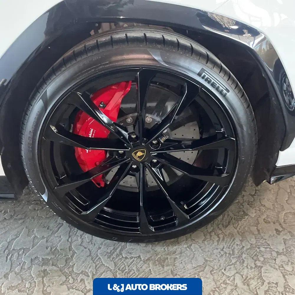 2022 Lamborghini Urus Base