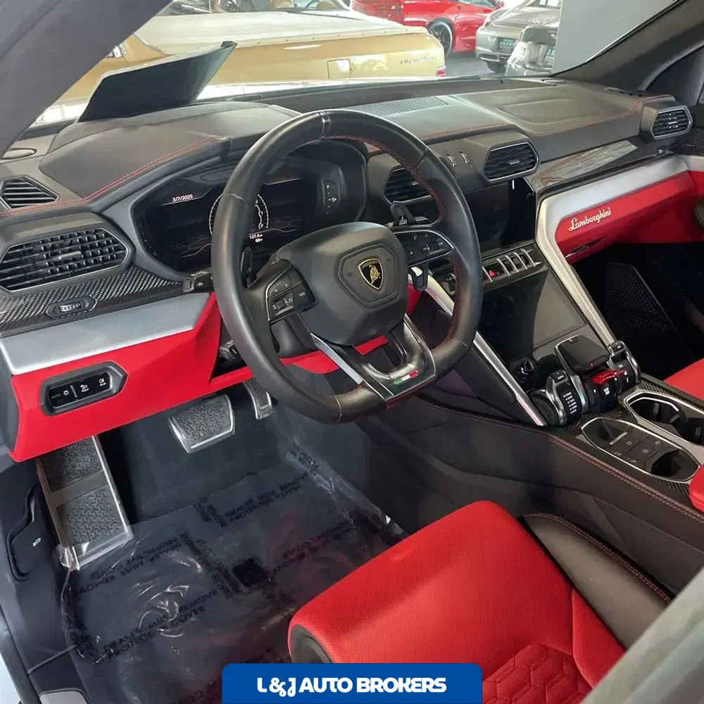 2022 Lamborghini Urus Base