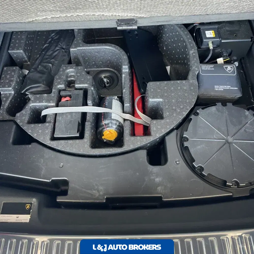 2022 Lamborghini Urus Base