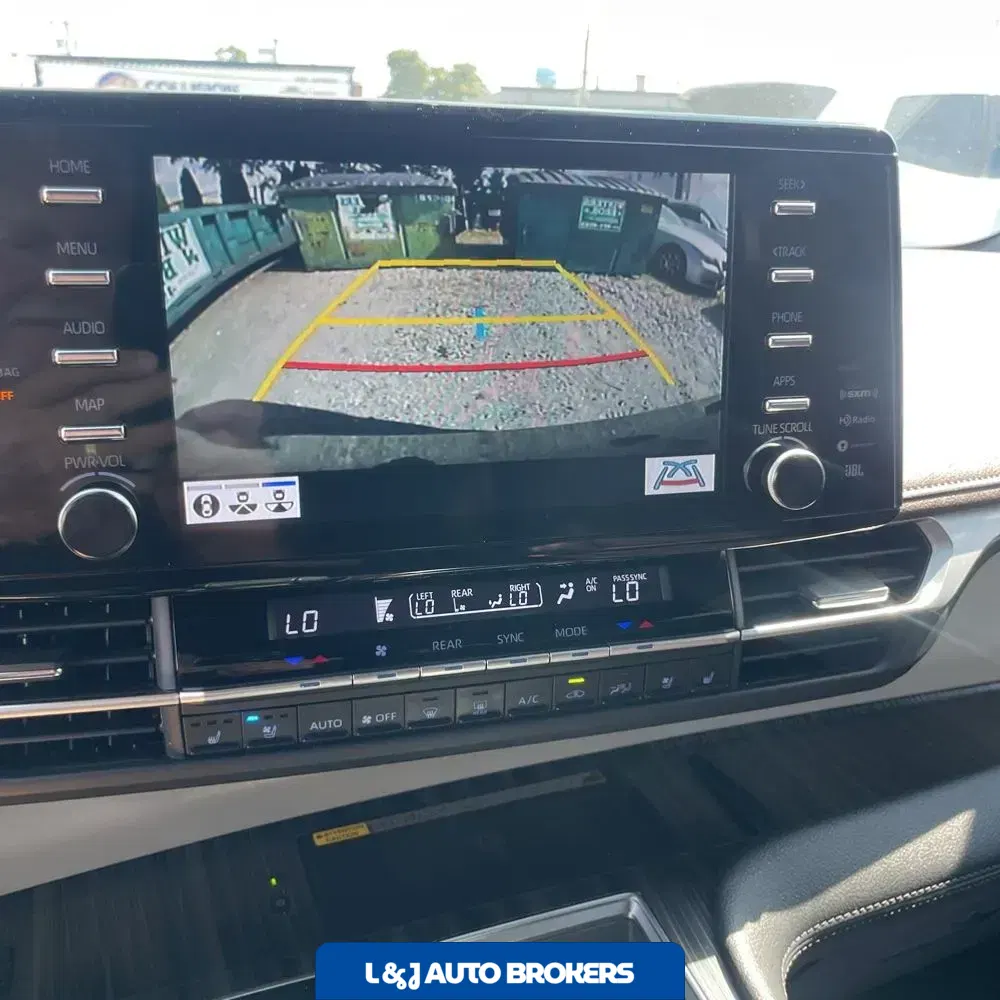2023 Toyota Sienna Platinum 7-Passenger