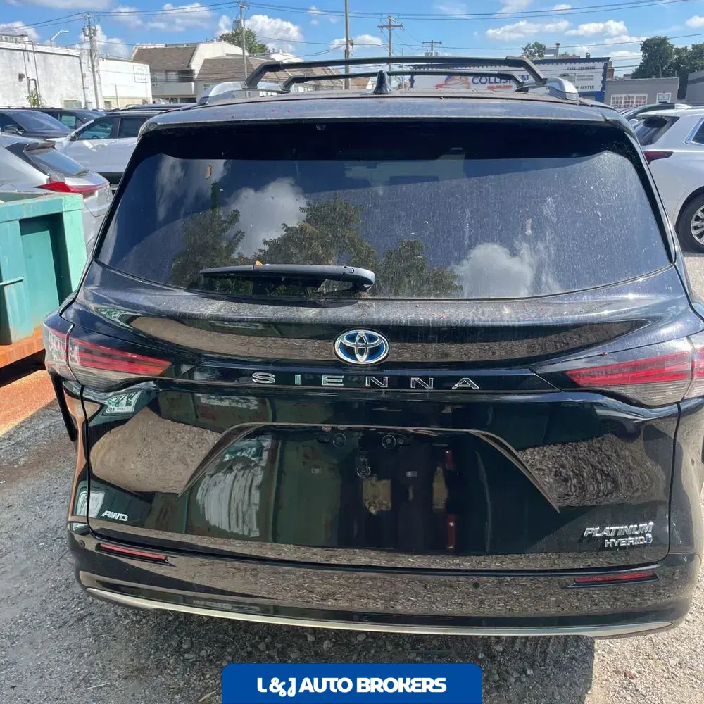 2023 Toyota Sienna Platinum 7-Passenger