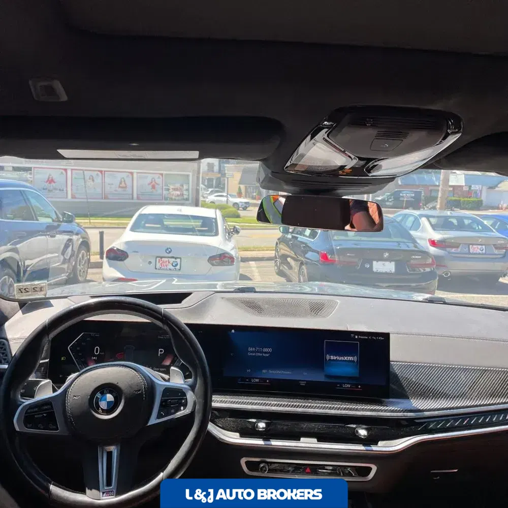 2023 BMW X7 M60i